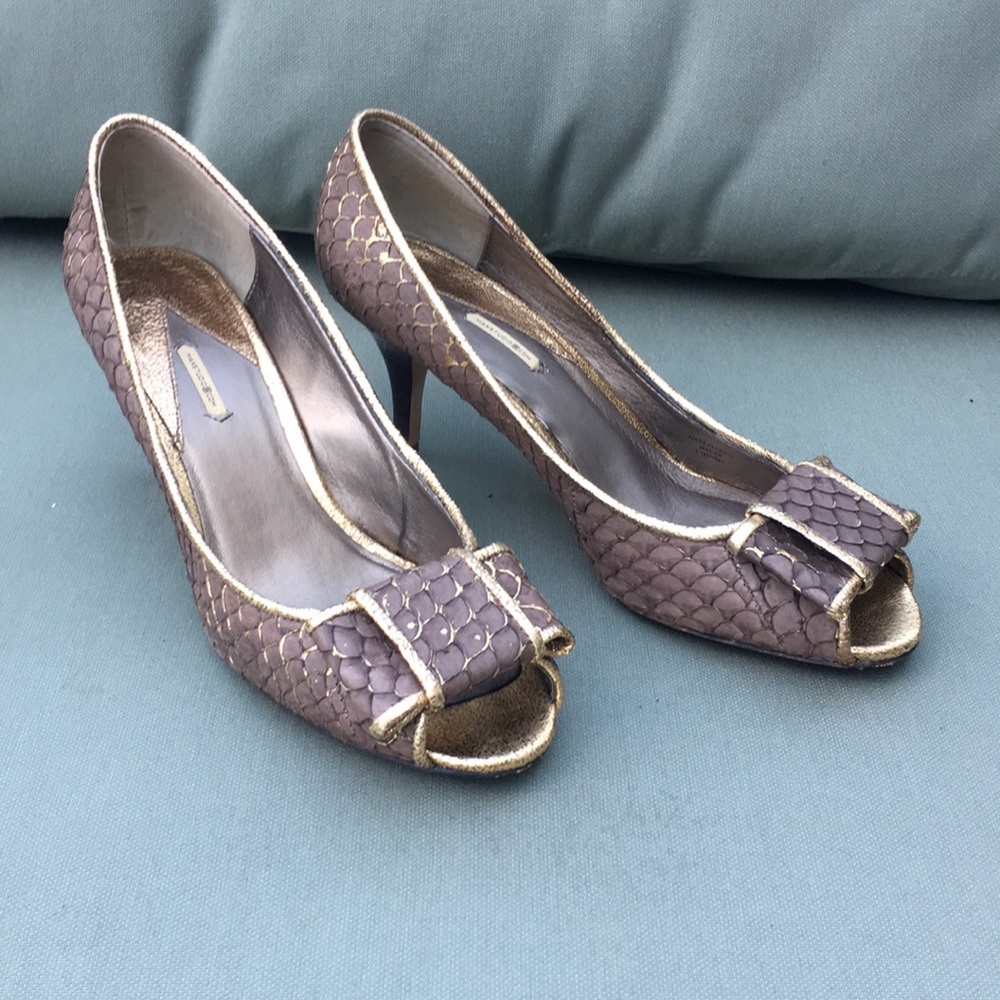 MaxStudio Macan Fishskin Metallic Suede Heel Shoes